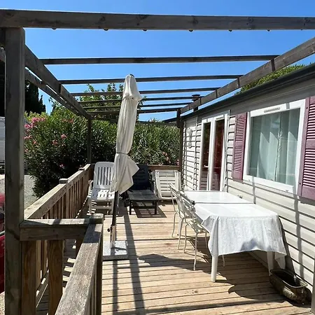 Domek alpejski Spacious With Furnished Terrace