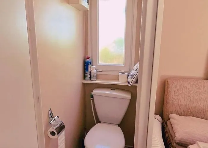 Spacious With Furnished Terrace 샬레 *