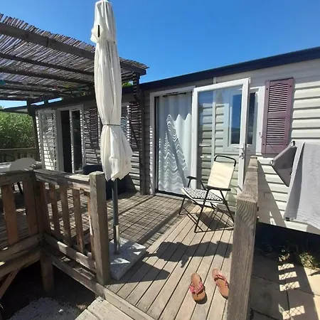 Spacious With Furnished Terrace Fréjus